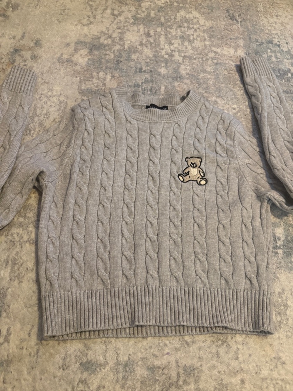 Urban Heritage Light Gray Cable Knit Crew Sweater with Teddy Patch size S
